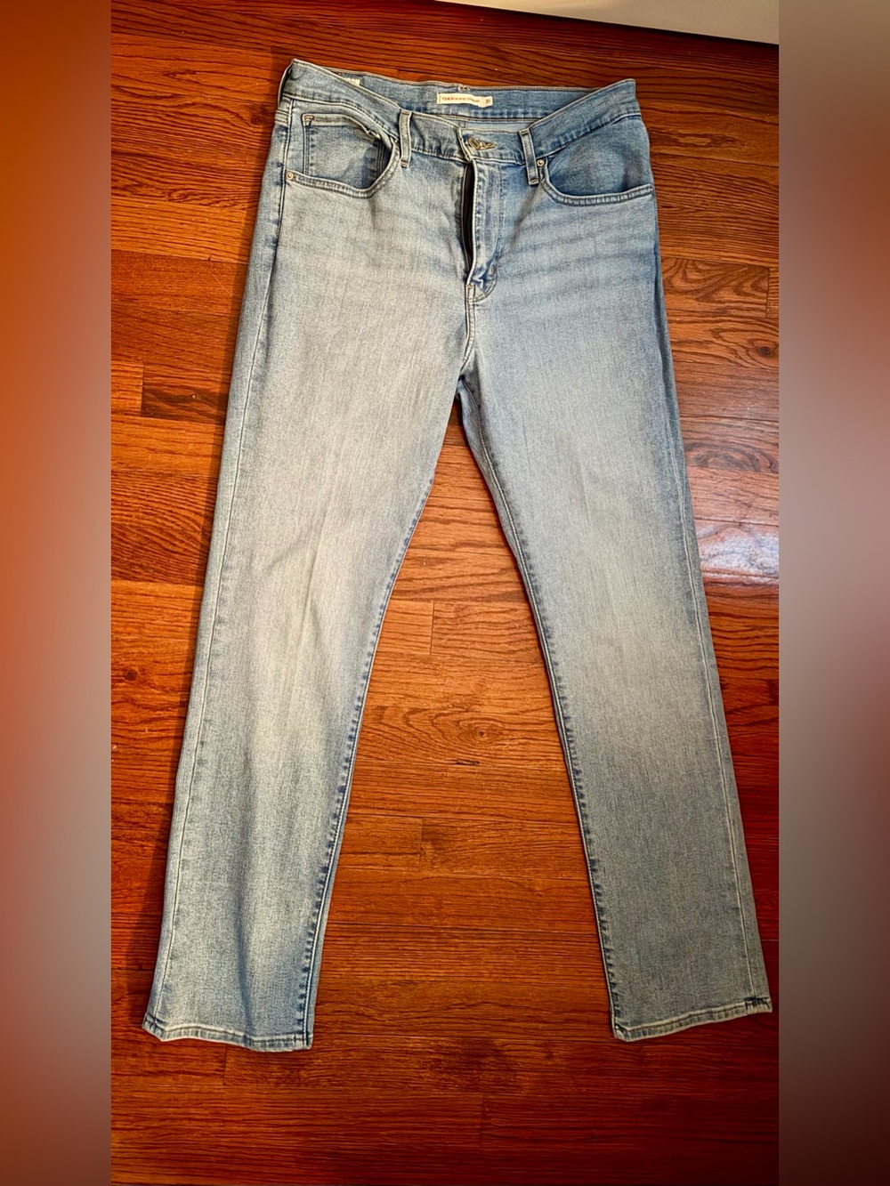 Levi's 314 Shaping Straight Leg Jeans Light Wash - Size 31x30